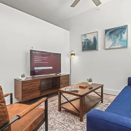 Pampering New Unit Studio 1Ba Pool, Golf Sim